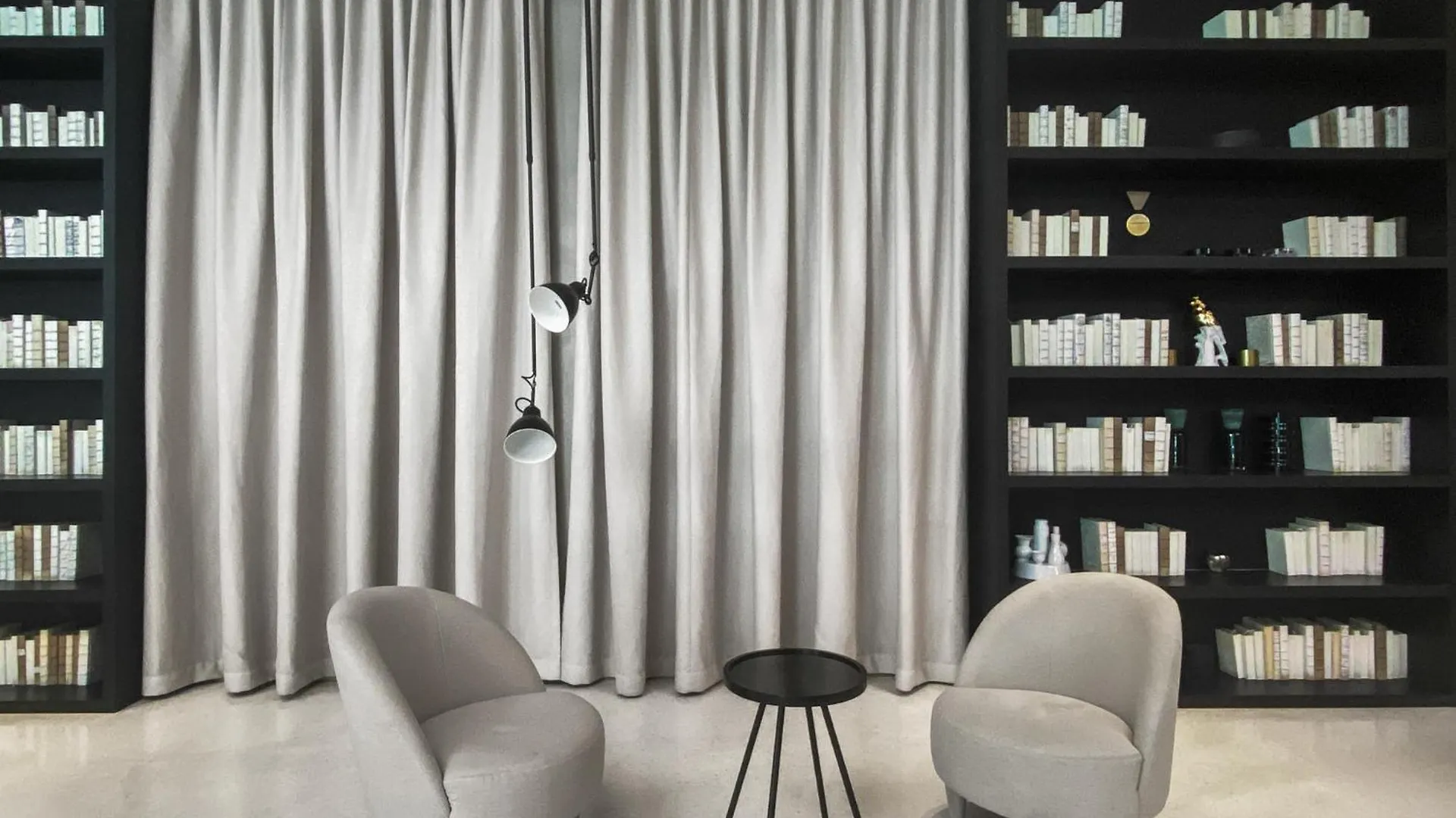 Apartment Waves - Chic High-Floor Studio Retreat With Canal Views Dubai