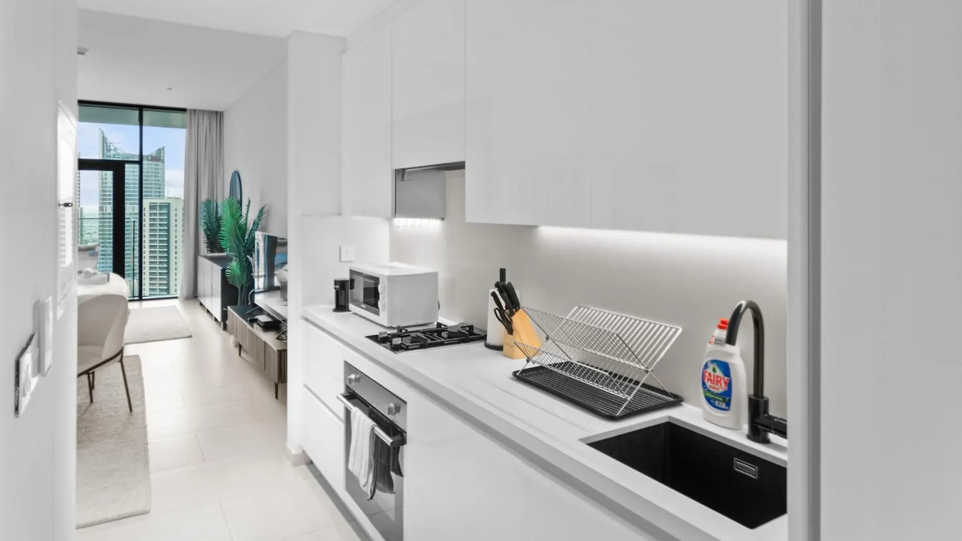 Waves - Chic High-Floor Studio Retreat With Canal Views Dubai United Arab Emirates